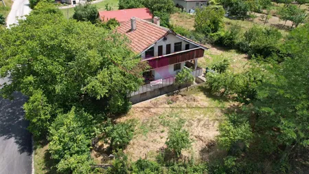 ТРИЕТАЖНА КЪЩА , СЕЛО ОРЕШАК