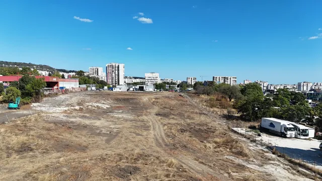 Изглед от Зорница 1